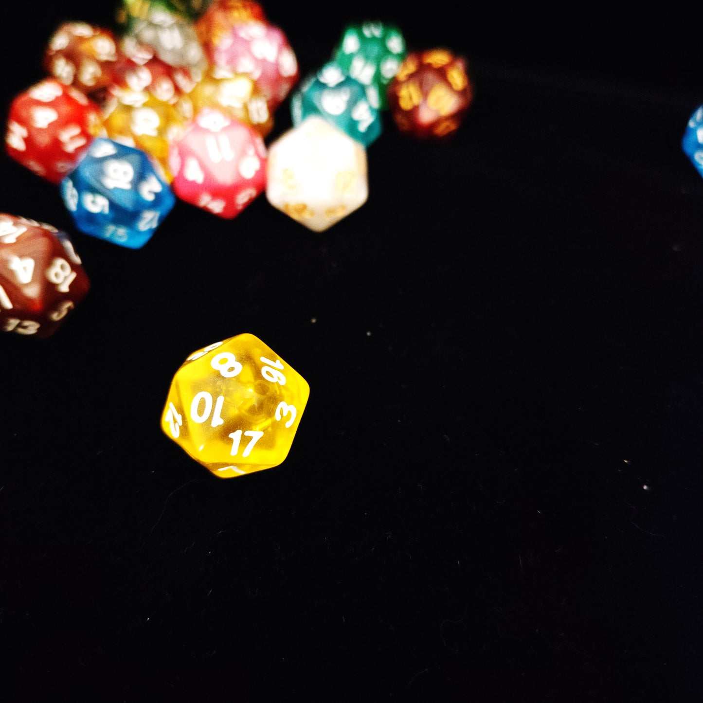 Dice d20 - Yellow