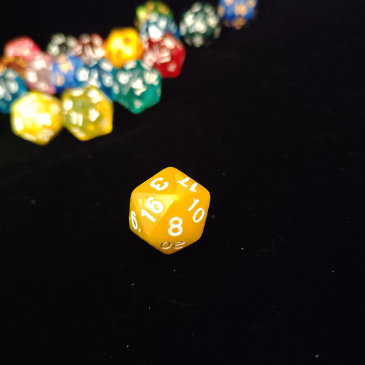 Dice d20 - Yellow - Satin Effect