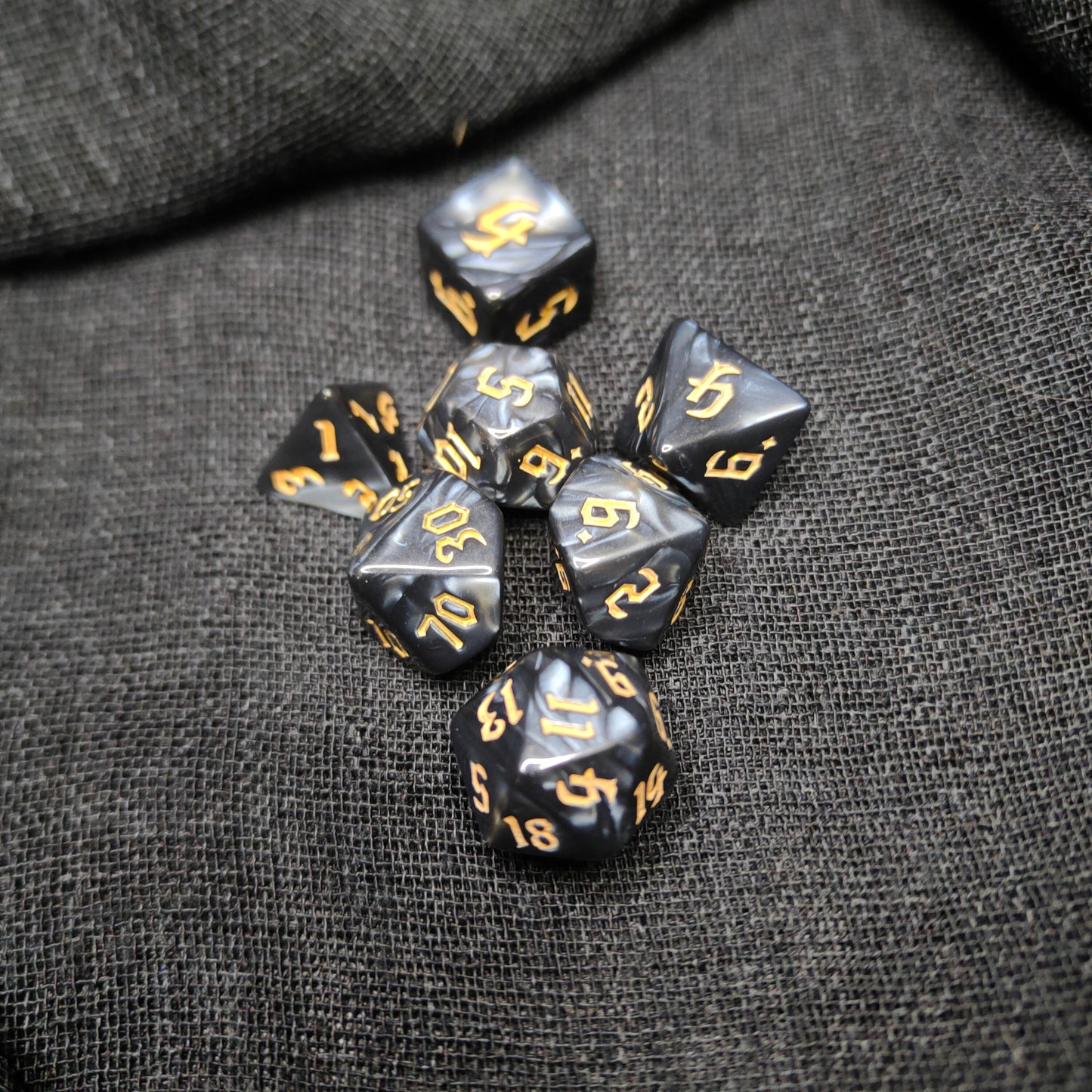 Primal Essence Dice Set - (7 pcs) - Multiple color options