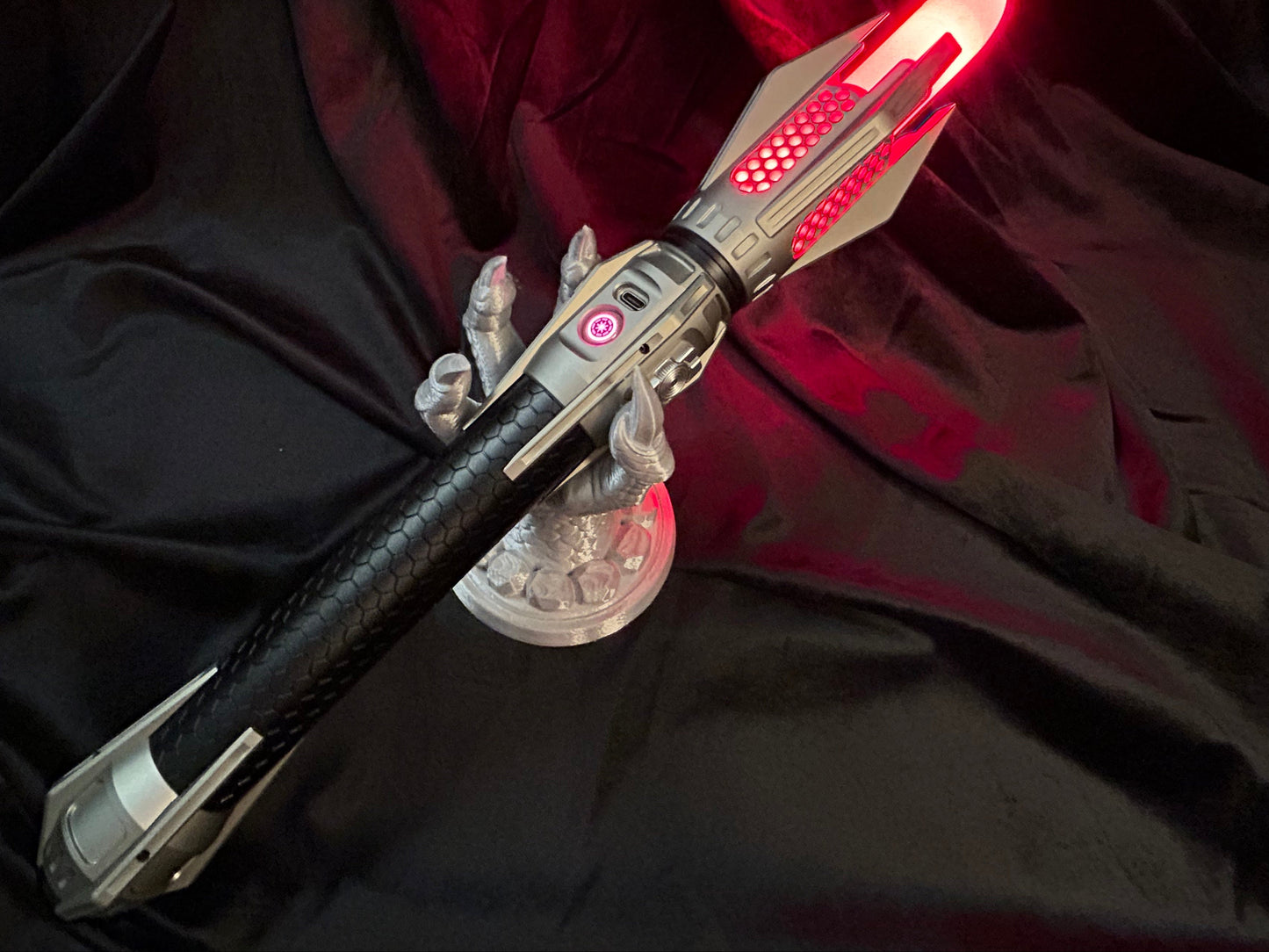 Quantum Saber, black with silver details - Neopixel Edition