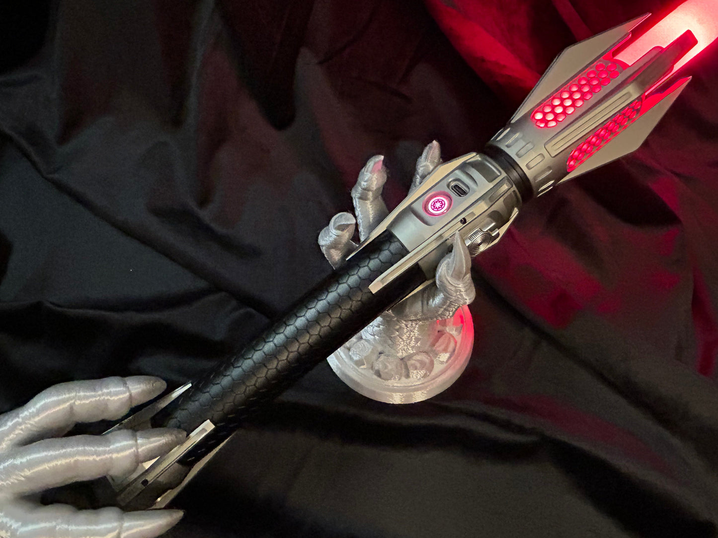 Quantum Saber, black with silver details - Neopixel Edition